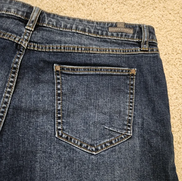 Lauren Conrad Women's Size 16 Sixteen Denim Shorts Distressed - Picture 11 of 12